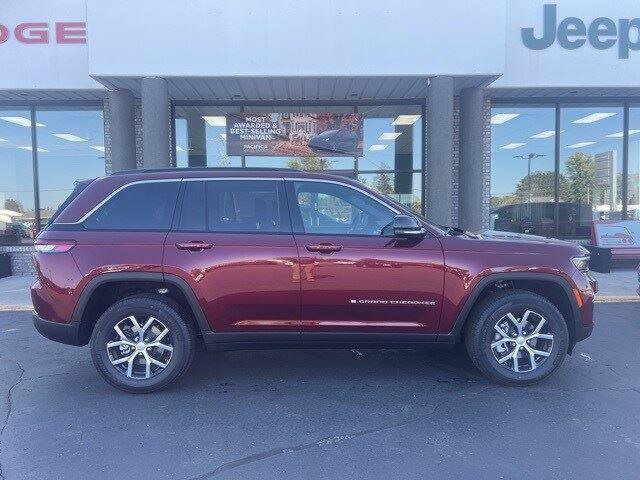 New 2025 Jeep Grand Cherokee Limited w/ Trailer Tow Package image 2