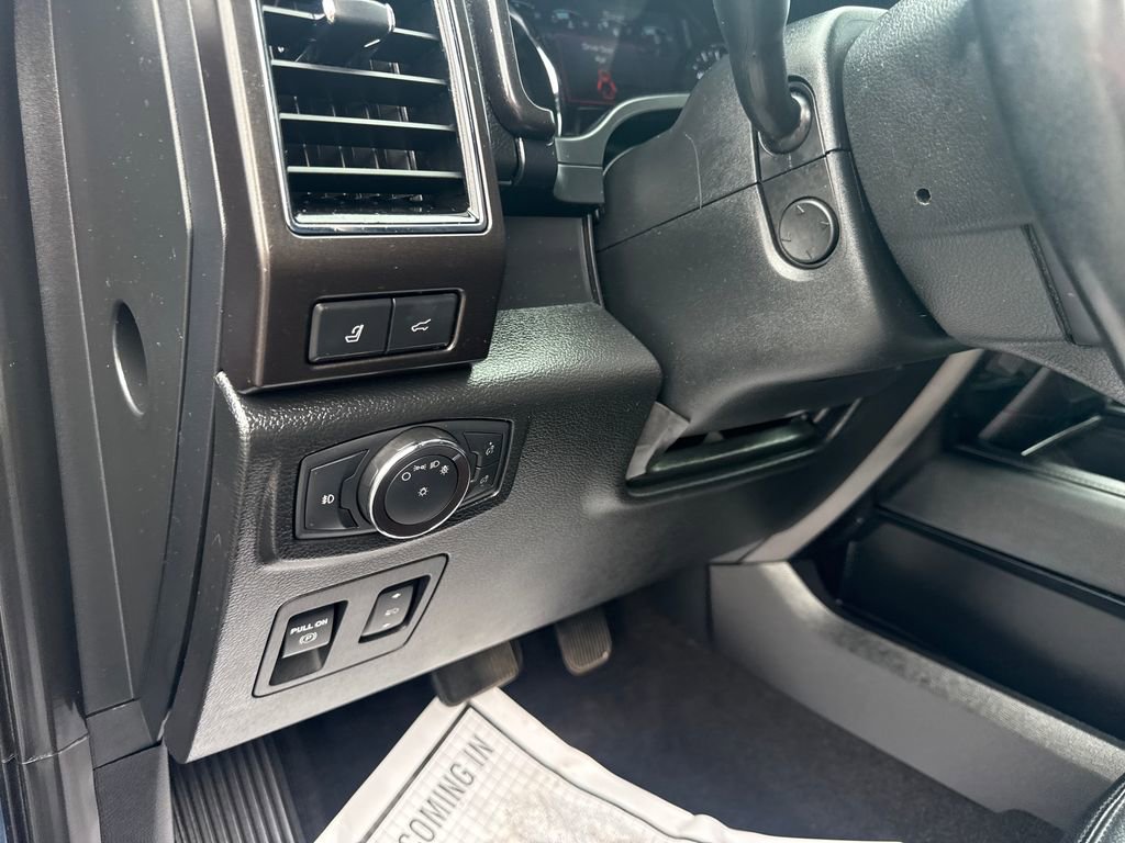 Used 2019 Ford Expedition Limited w/ Special Edition Package AWD/4WD image 17