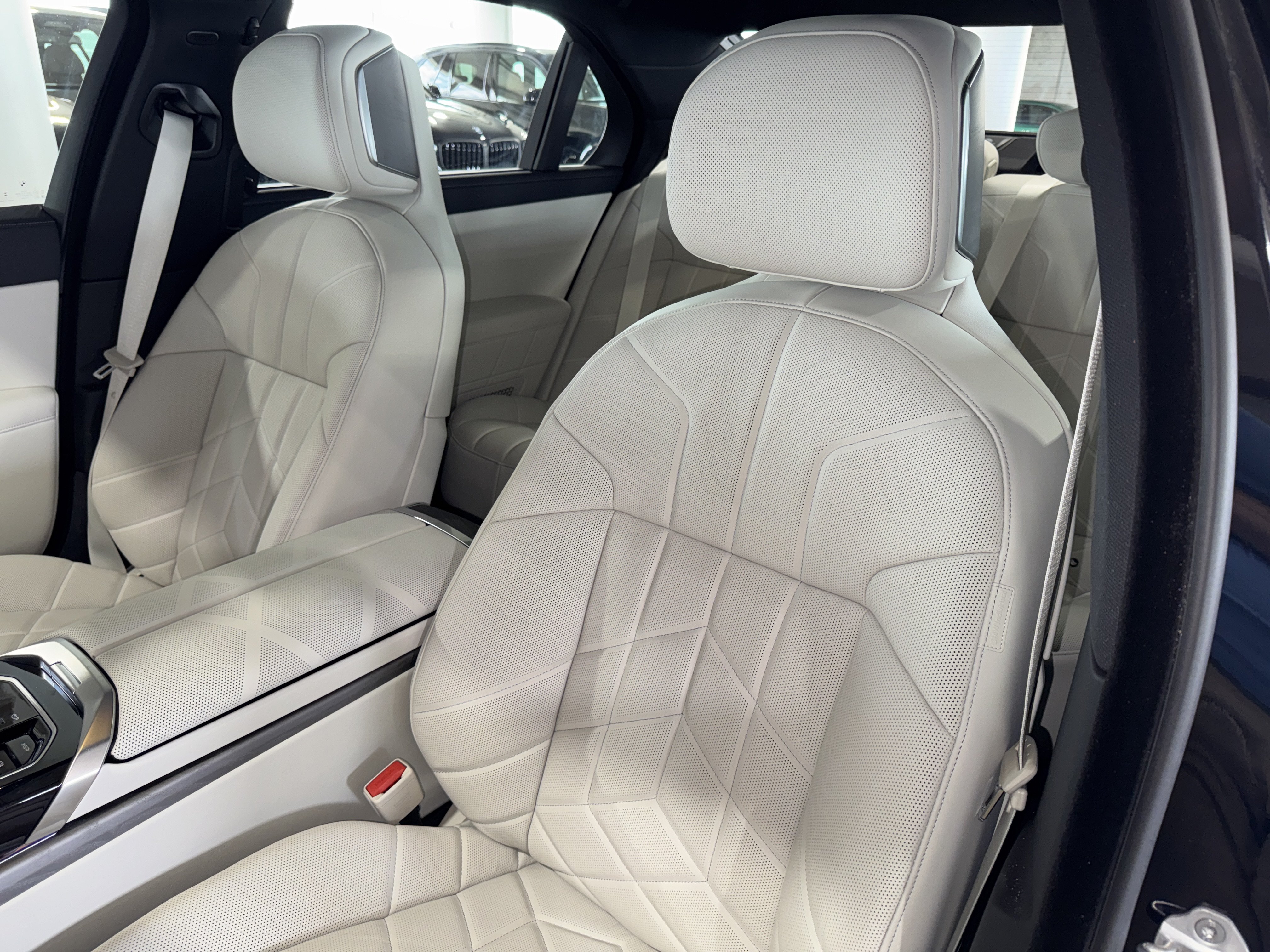New 2026 BMW 740i RWD image 25