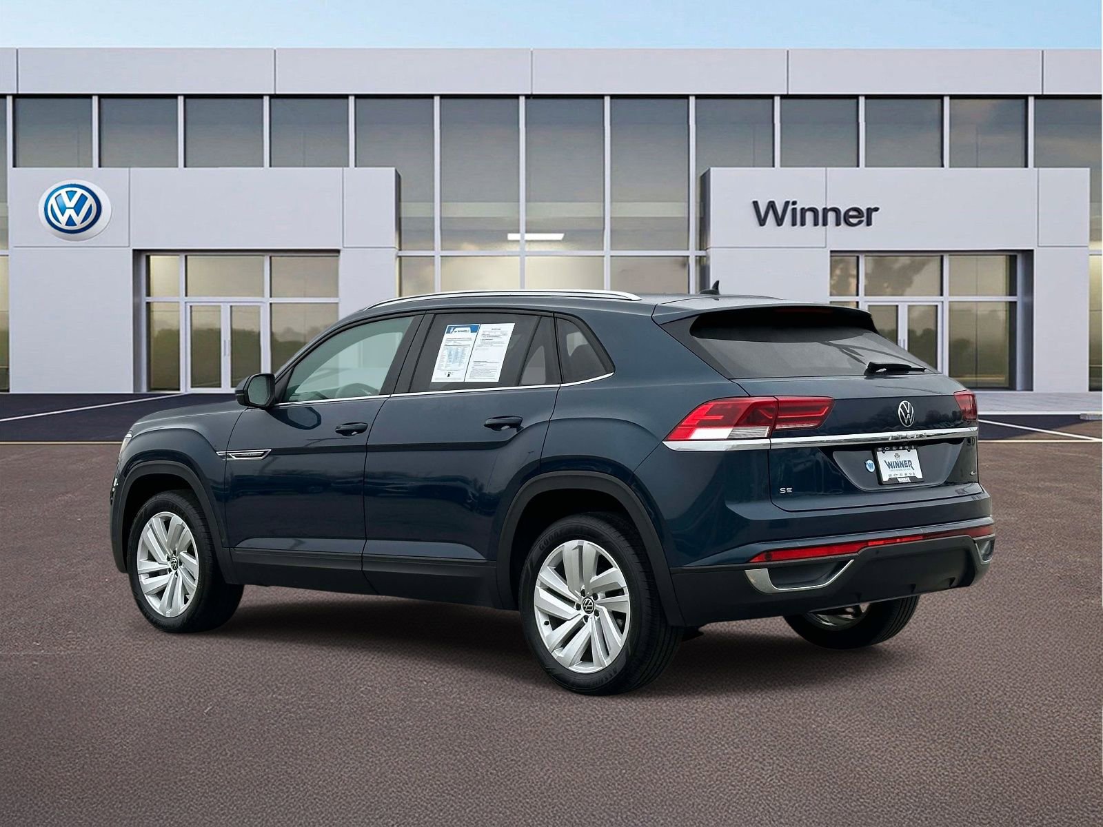 Used 2023 Volkswagen Atlas Cross Sport SE w/ Panoramic Sunroof Package image 3