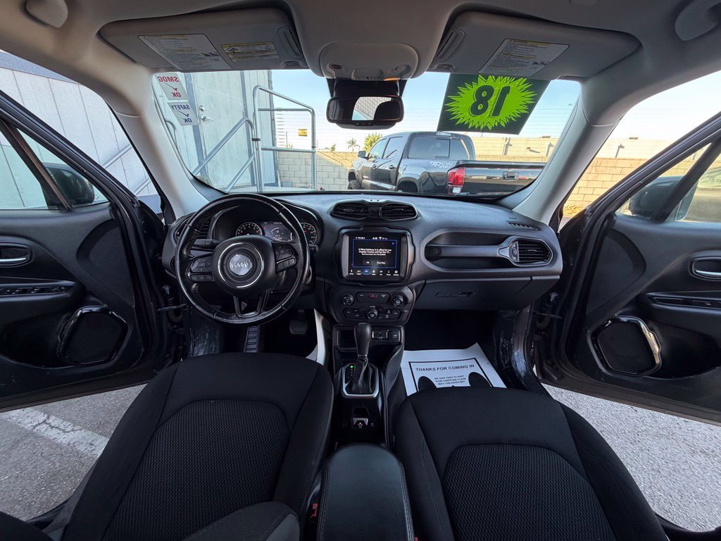 Used 2018 Jeep Renegade Altitude w/ UConnect 8.4 Nav Group FWD image 15
