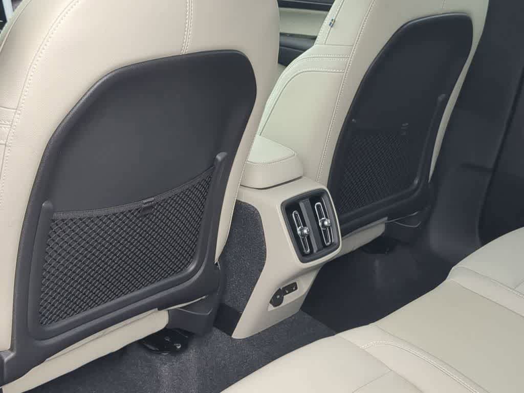 New 2026 Volvo XC40 B5 Plus w/ Climate Package AWD/4WD image 17