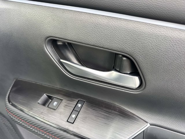 New 2027 Nissan Kicks SR FWD image 17