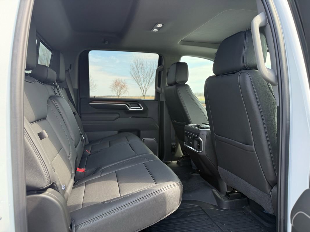 Used 2025 GMC Sierra 3500 Denali w/ Denali Reserve Package image 18