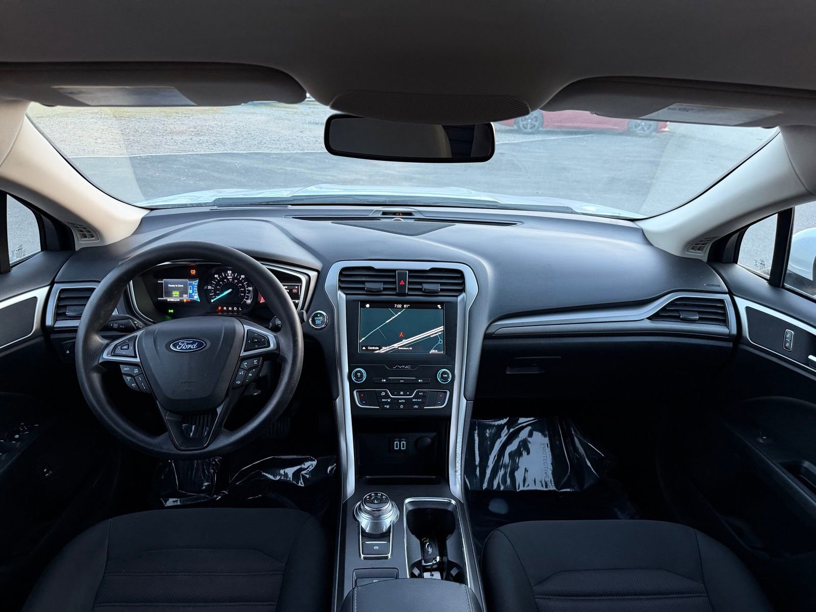 Used 2019 Ford Fusion SE FWD image 22