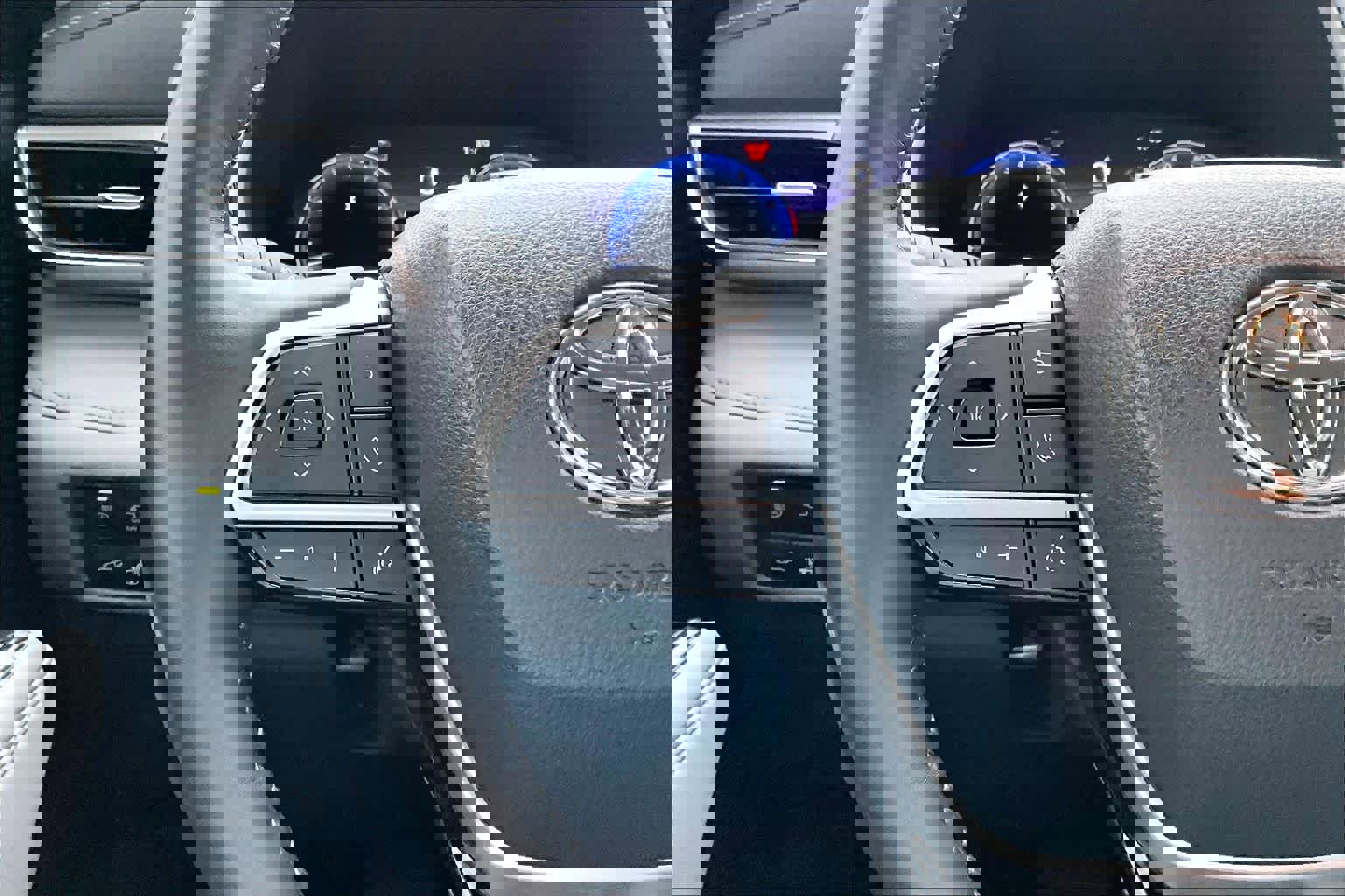 Used 2024 Toyota Highlander Limited image 23