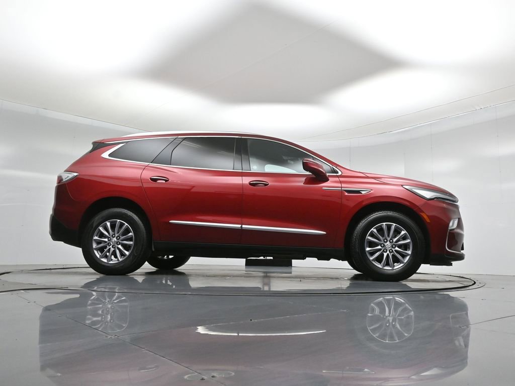Used 2024 Buick Enclave Premium image 47