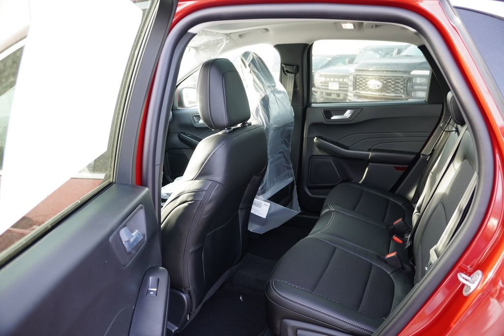 New 2026 Ford Escape SE w/ Class II Trailer Tow Package FWD image 11