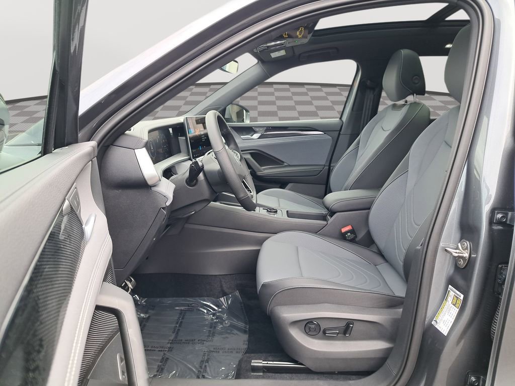 New 2025 Volkswagen Tiguan SE R-Line AWD/4WD image 12