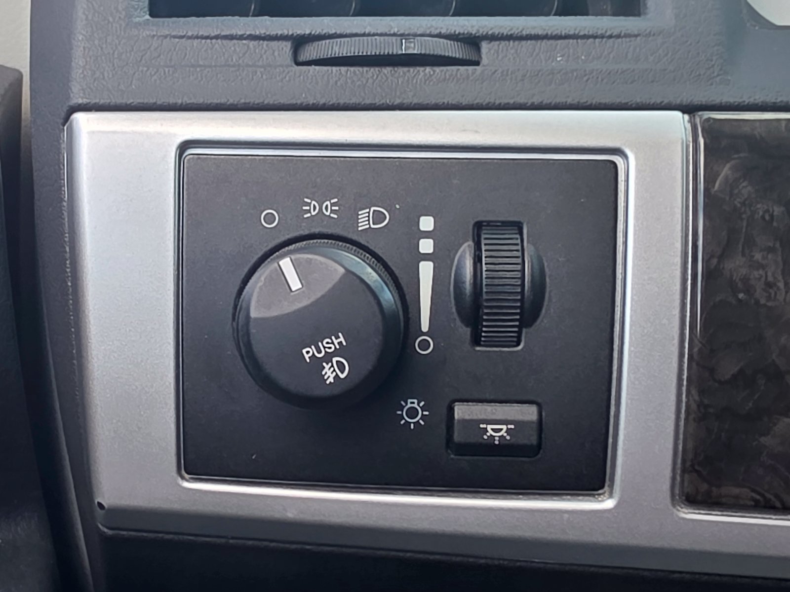Used 2010 Dodge Grand Caravan SXT FWD image 34