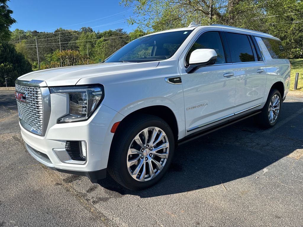 Used 2023 GMC Yukon XL Denali w/ Max Trailering Package image 9