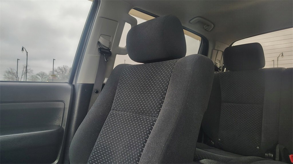 Used 2011 Toyota Tundra 4x4 CrewMax image 25