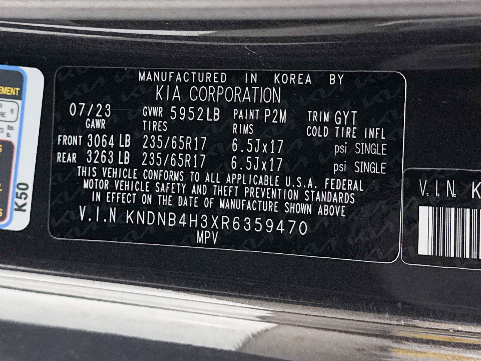 Used 2024 Kia Carnival LX FWD image 37