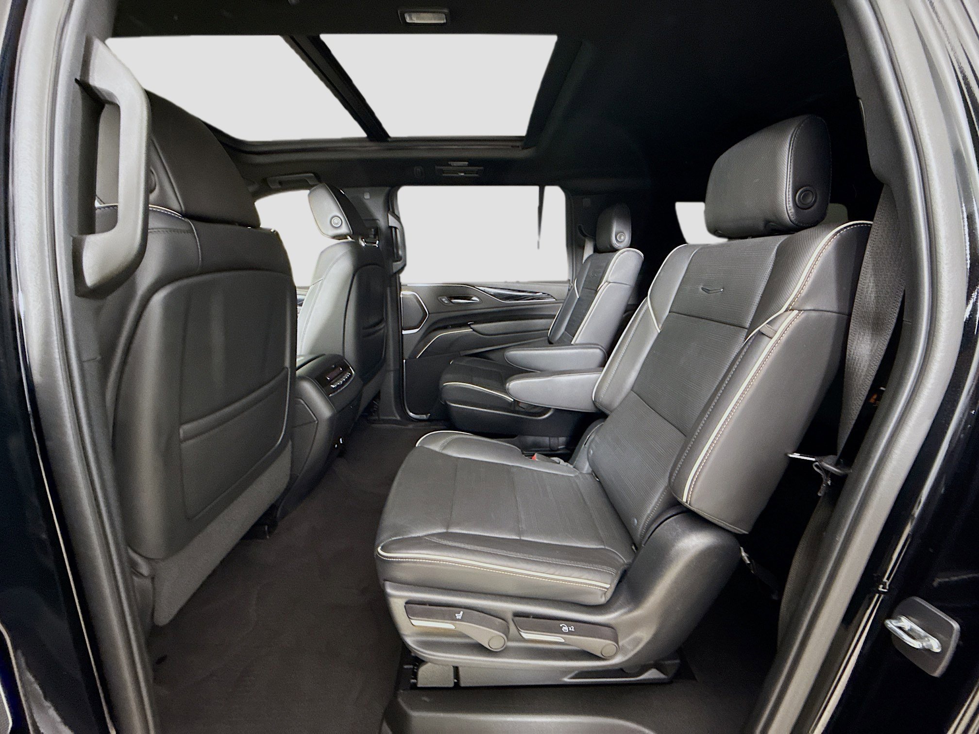 Used 2023 Cadillac Escalade ESV Sport image 26