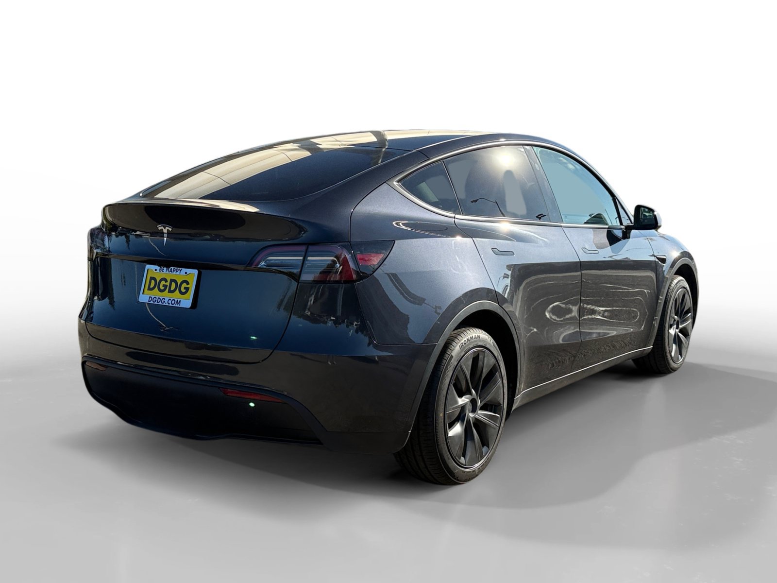 Used 2024 Tesla Model Y 2WD image 5
