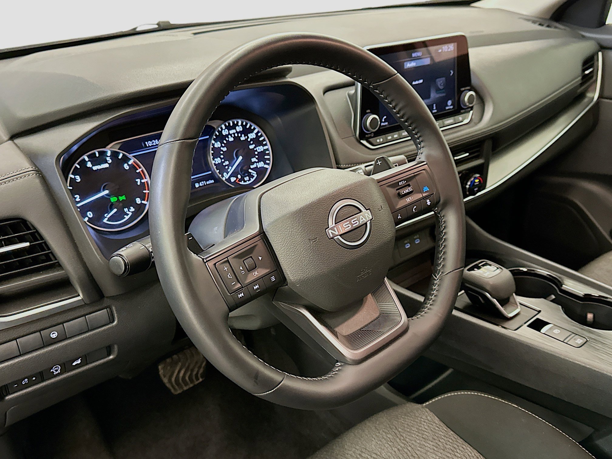 Used 2025 Nissan Rogue SV image 18