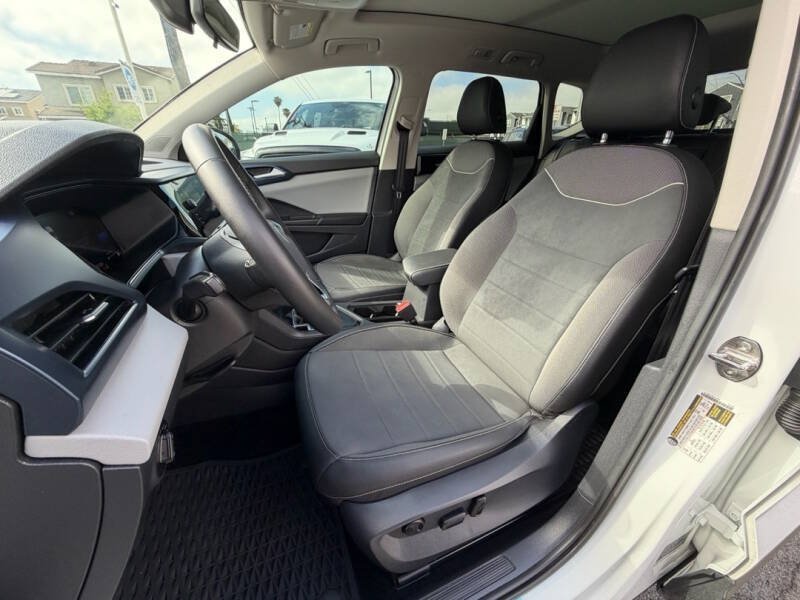 Used 2023 Volkswagen Taos SE FWD image 13