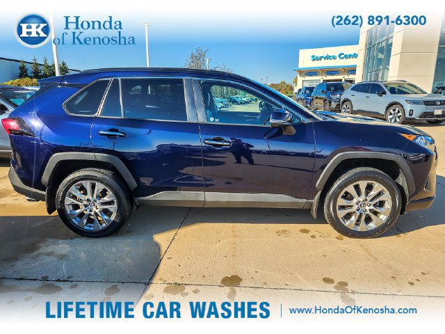 Used 2019 Toyota RAV4 Limited w/ Cold Weather Package AWD/4WD image 4