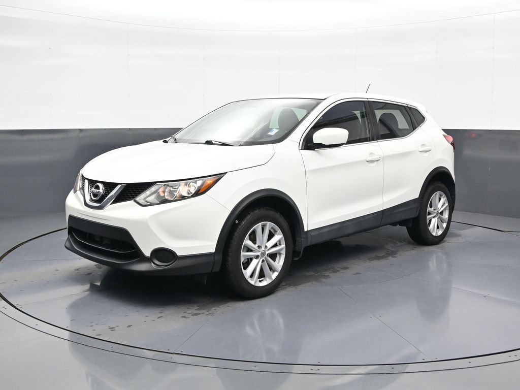 Used 2017 Nissan Rogue Sport S w/ S Appearance Package FWD image 4