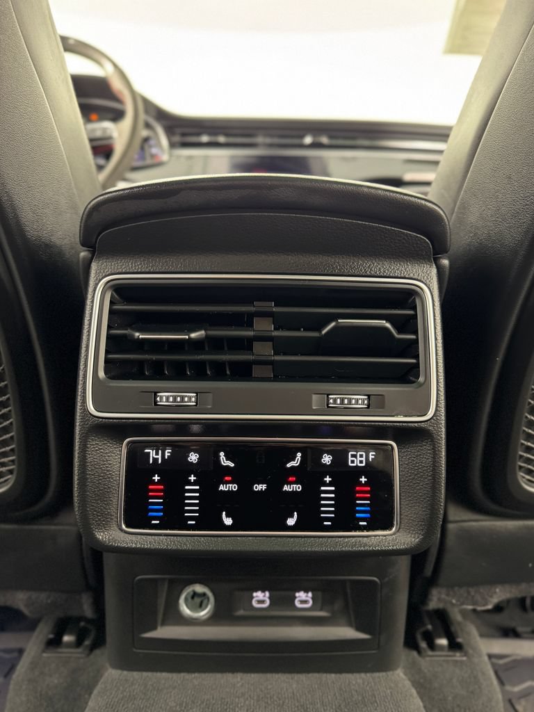 Used 2021 Audi RS Q8 w/ Luxury Package AWD/4WD image 22