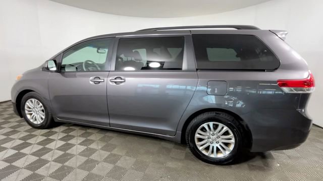 Used 2012 Toyota Sienna XLE FWD image 8