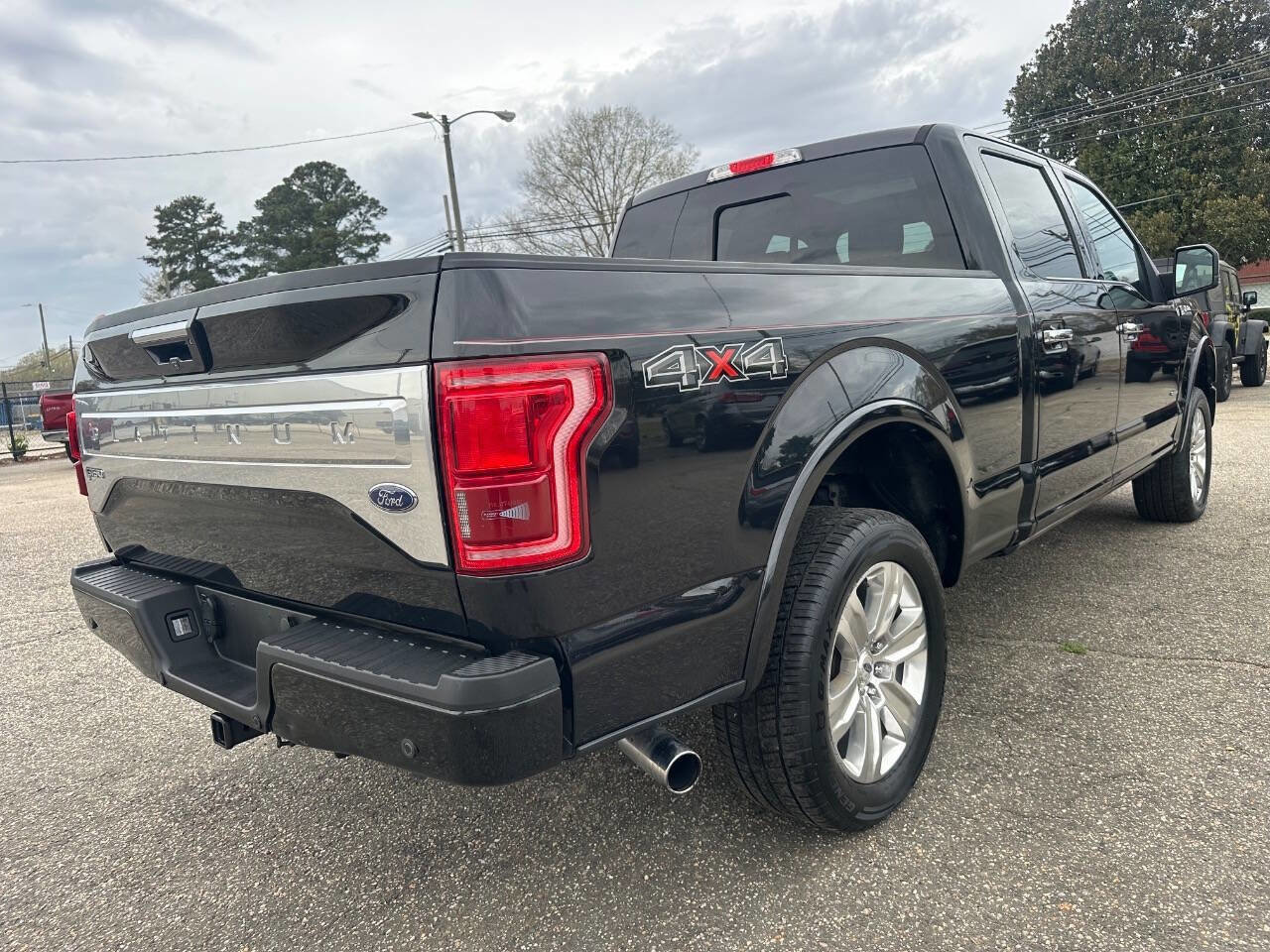 Used 2015 Ford F150 Platinum image 19