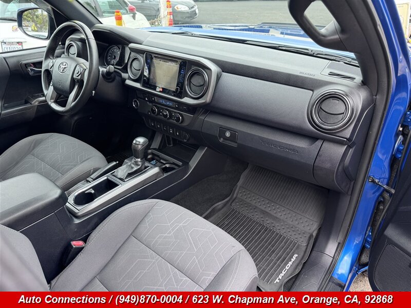 Used 2017 Toyota Tacoma TRD Off-Road RWD image 10