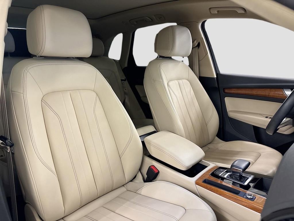 Certified 2023 Audi Q5 2.0T Premium w/ Convenience Package image 16