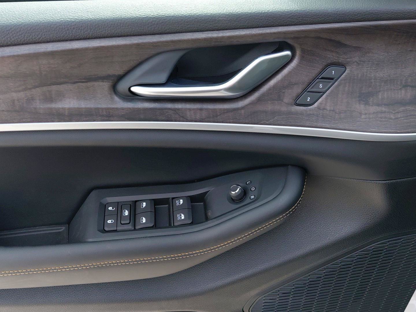 New 2026 Jeep Grand Cherokee L Limited AWD/4WD image 29