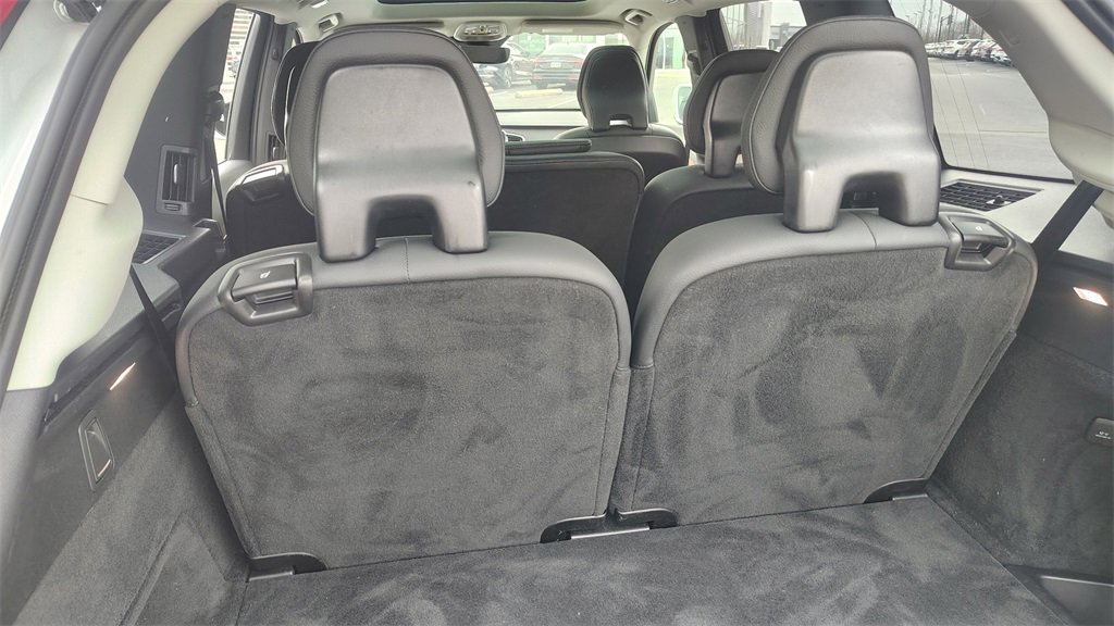 Certified 2024 Volvo XC90 T8 Plus image 32