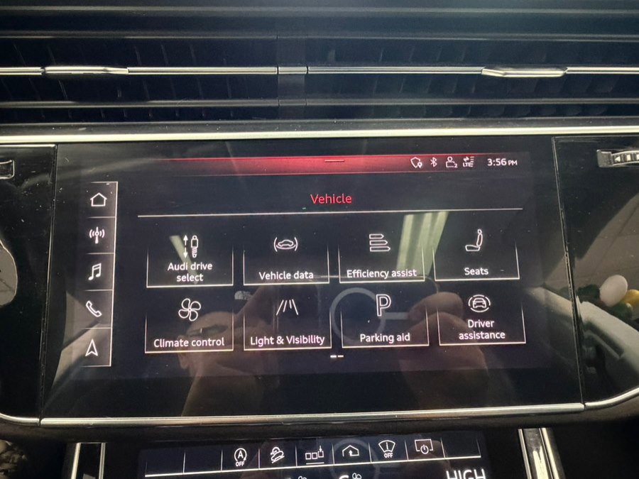 Used 2020 Audi Q8 Prestige w/ Prestige Package AWD/4WD image 49