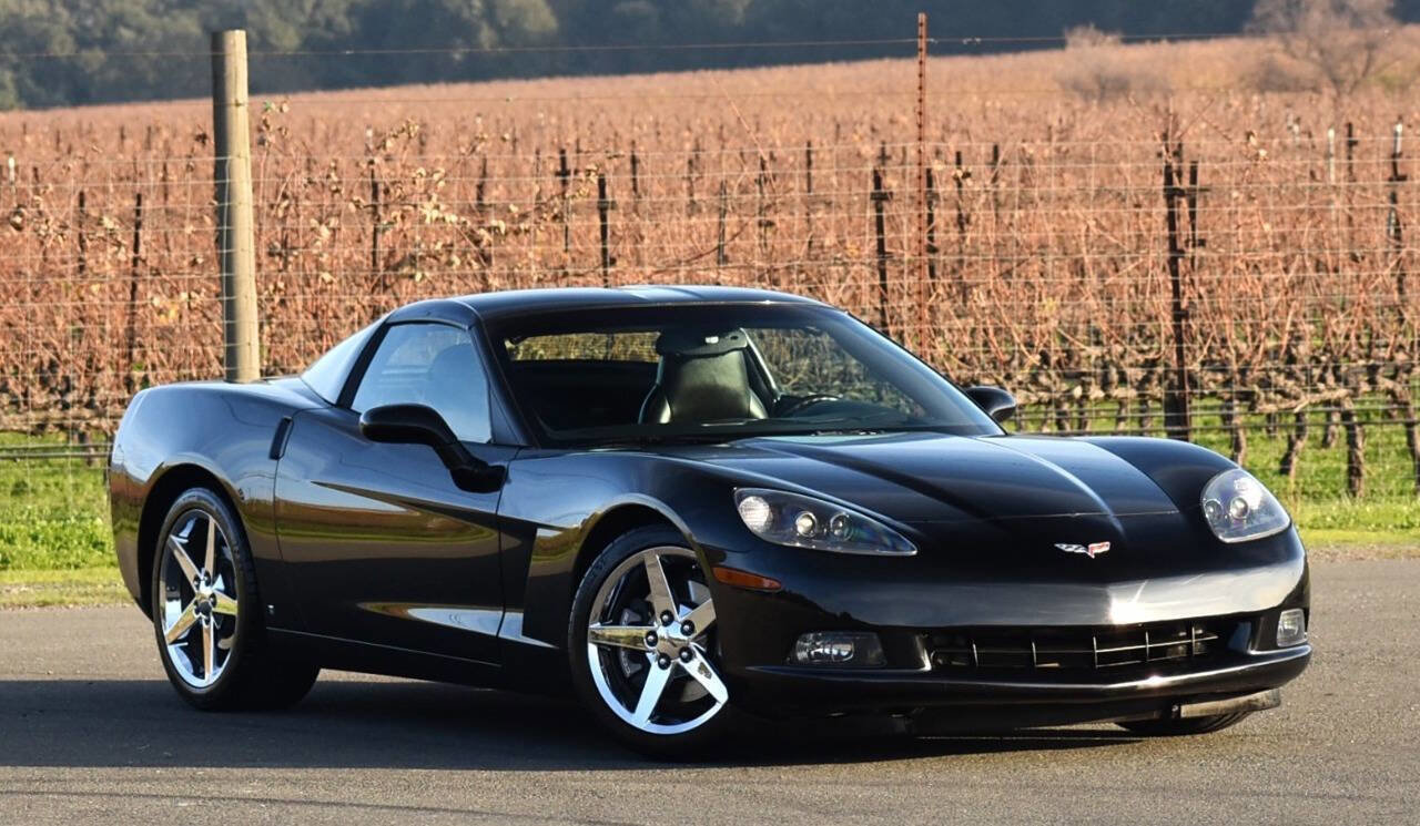 Used 2007 Chevrolet Corvette Base 2dr Coupe w/ Preferred Equipment Group image 2