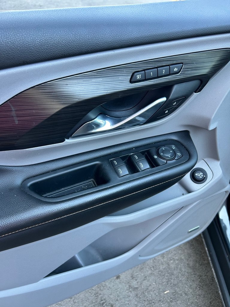 Used 2018 GMC Terrain SLT w/ Preferred Package FWD image 6