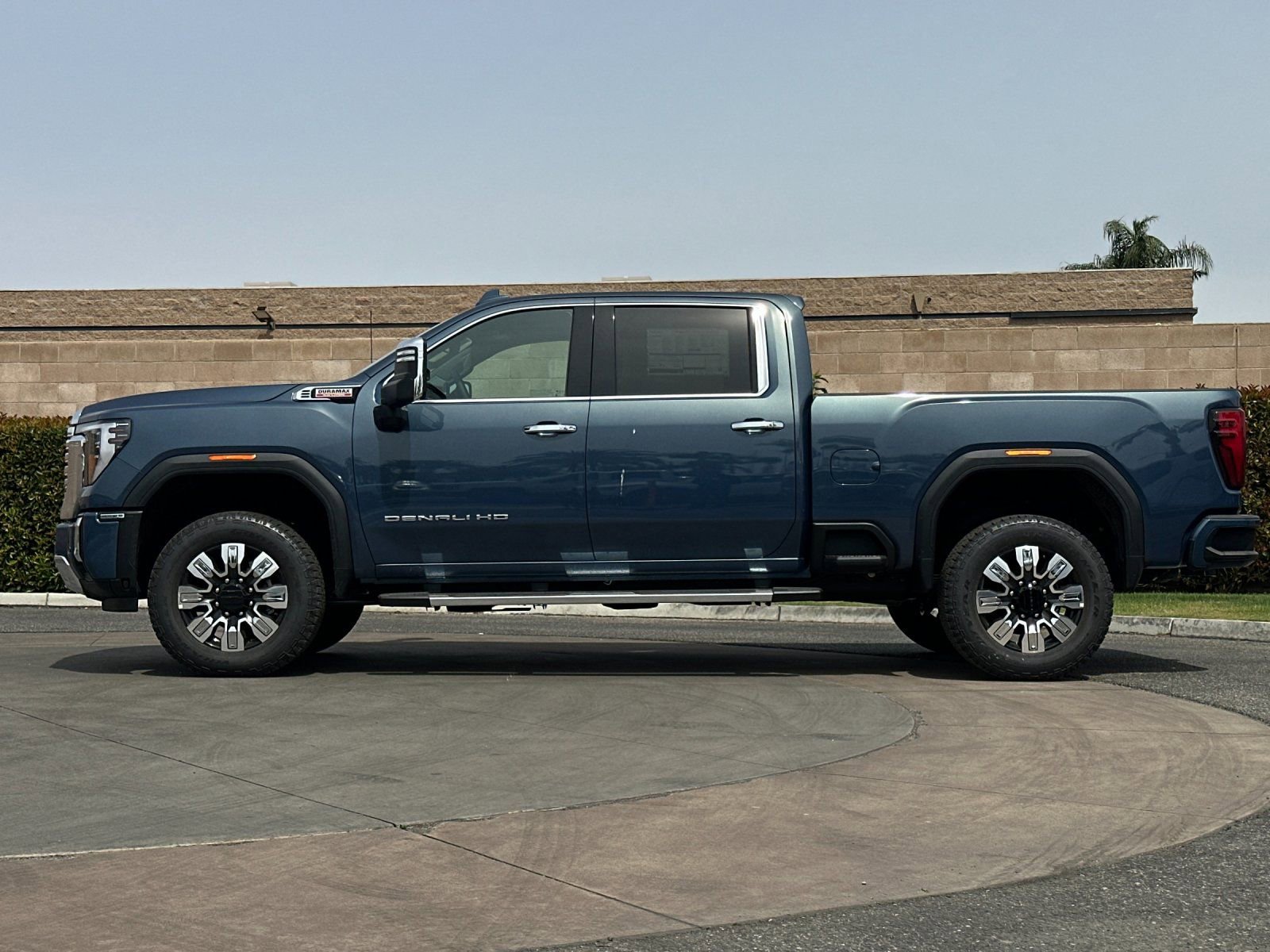 New 2026 GMC Sierra 2500 Denali w/ Max Trailering Package AWD/4WD image 7