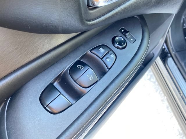 Used 2024 Nissan Murano SV AWD/4WD image 19