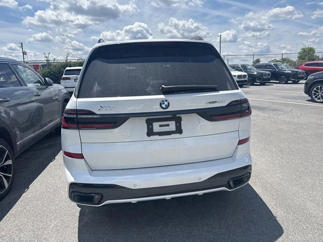 Certified 2026 BMW X7 xDrive40i w/ Executive Package AWD/4WD image 11