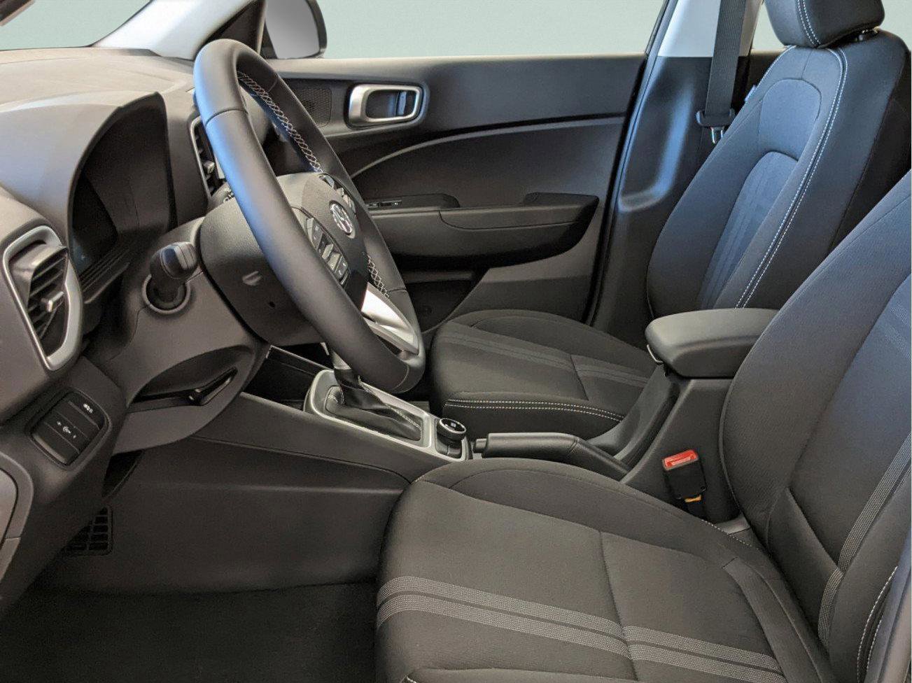 New 2025 Hyundai Venue SEL image 15