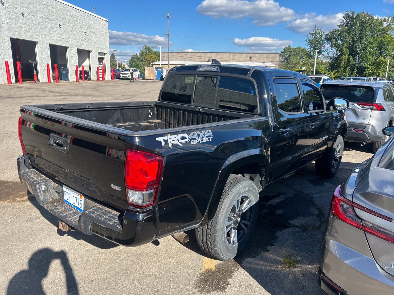 Used 2016 Toyota Tacoma TRD Sport w/ Premium & Technology Package AWD/4WD image 7