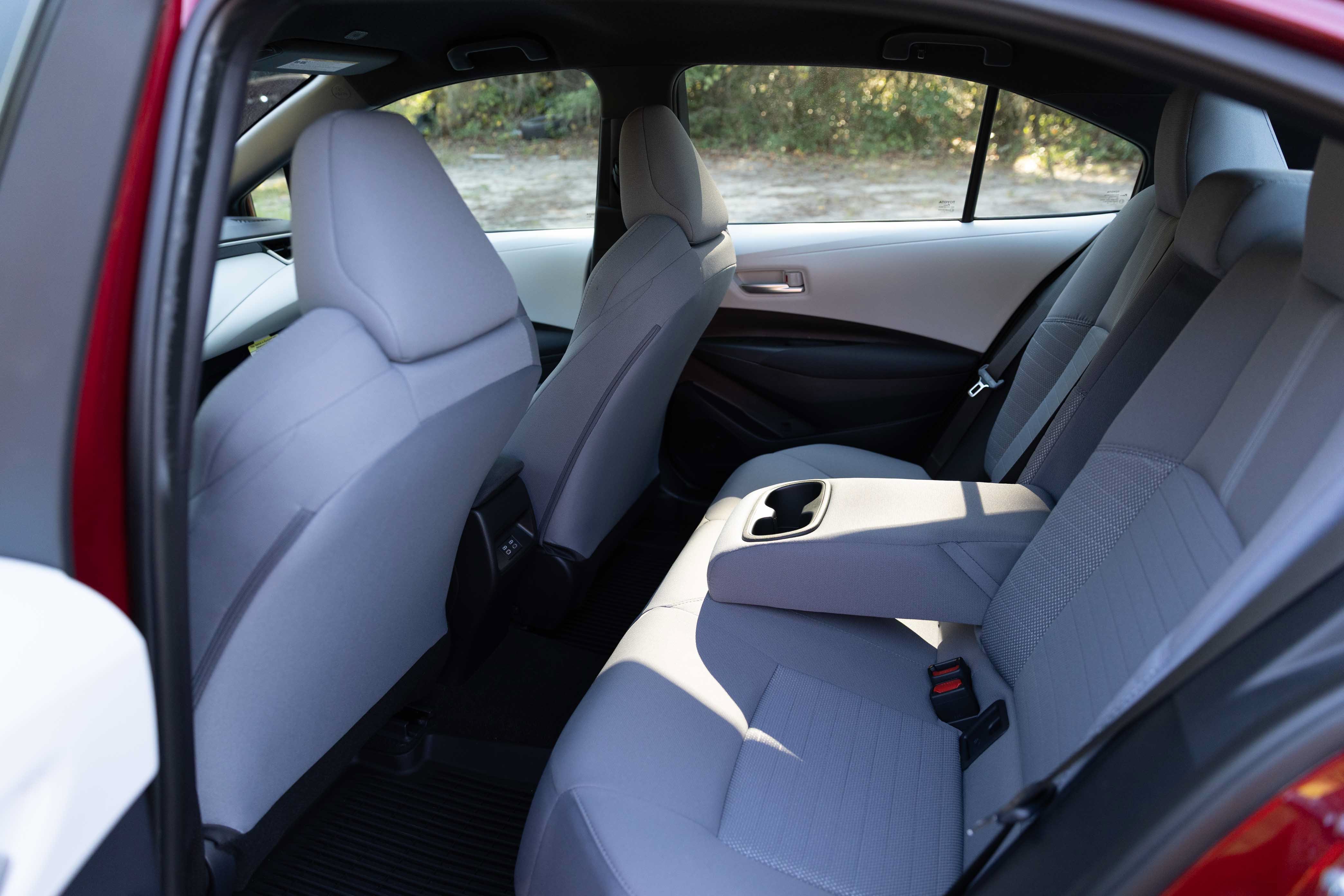 Certified 2026 Toyota Corolla SE w/ SE Package FWD image 14