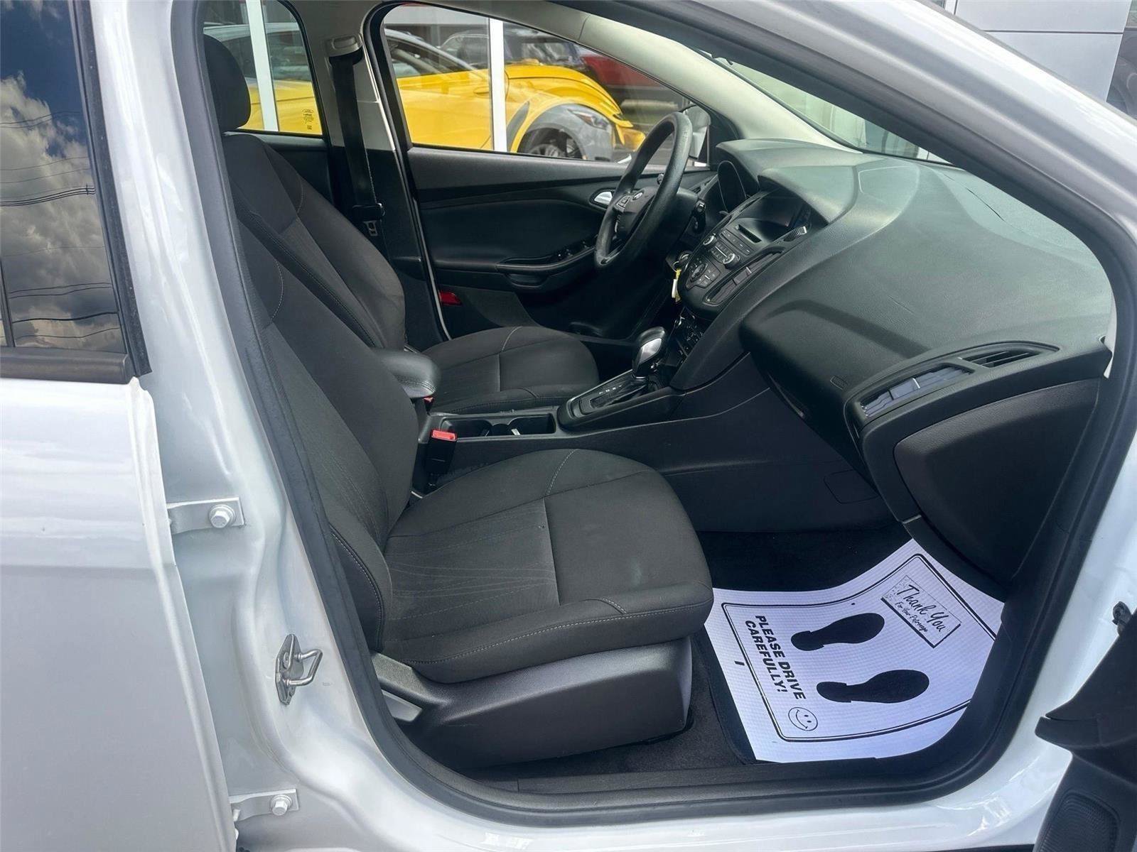 Used 2017 Ford Focus SE FWD image 8