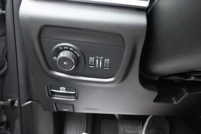 Used 2022 Jeep Grand Cherokee Limited RWD image 25