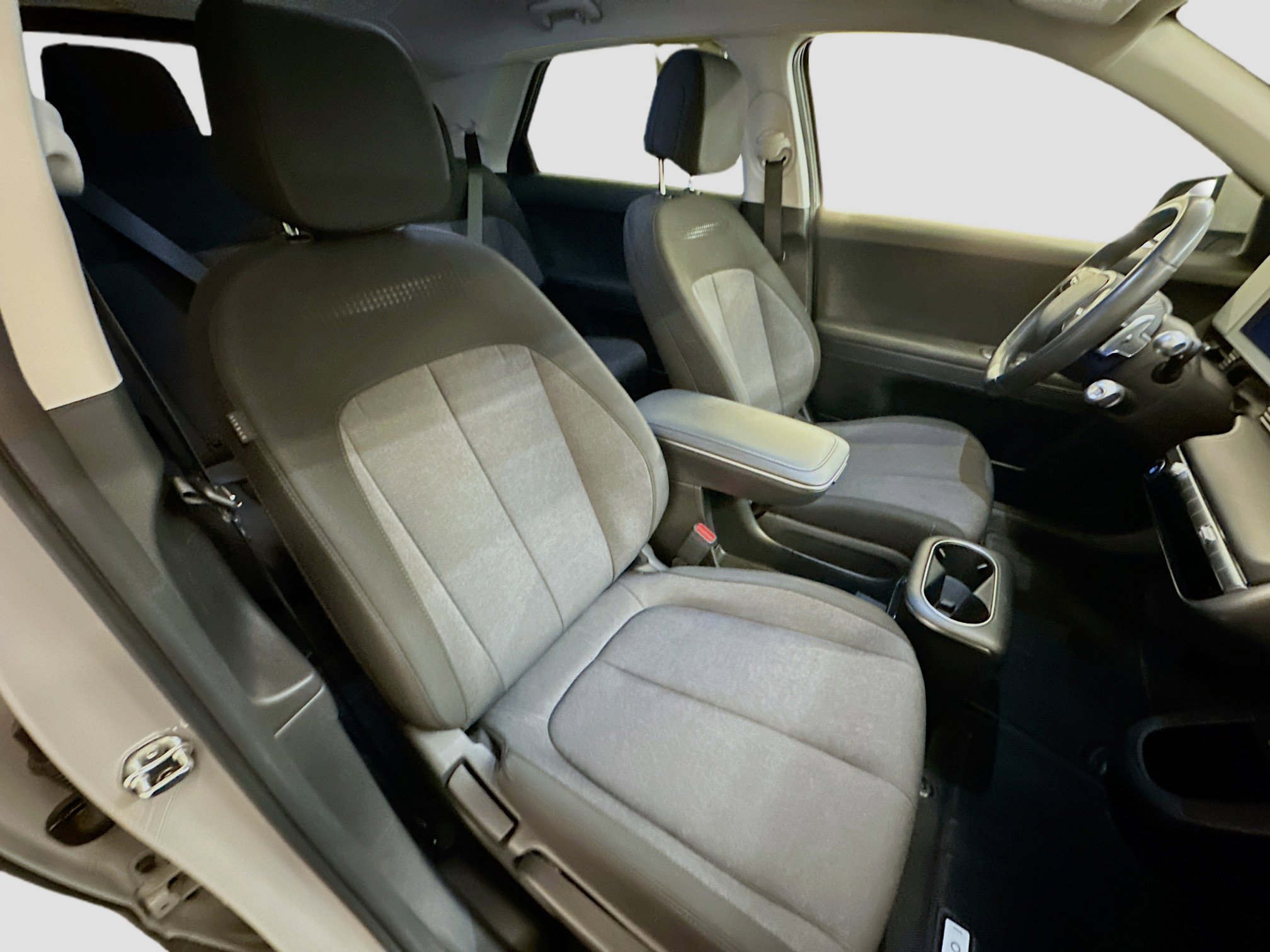 Used 2024 Hyundai Ioniq 5 SE image 32