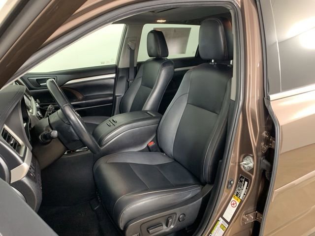 Used 2019 Toyota Highlander XLE w/ Protection Package #3 image 32