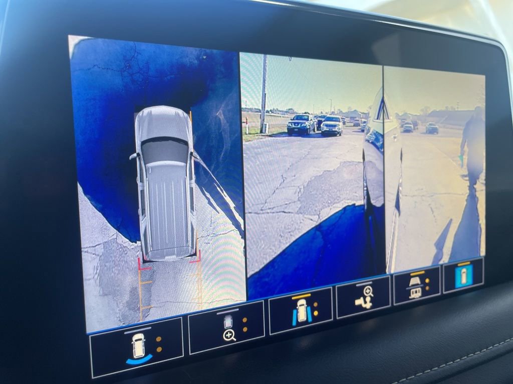 Used 2021 Chevrolet Suburban Premier w/ Premium Package image 24