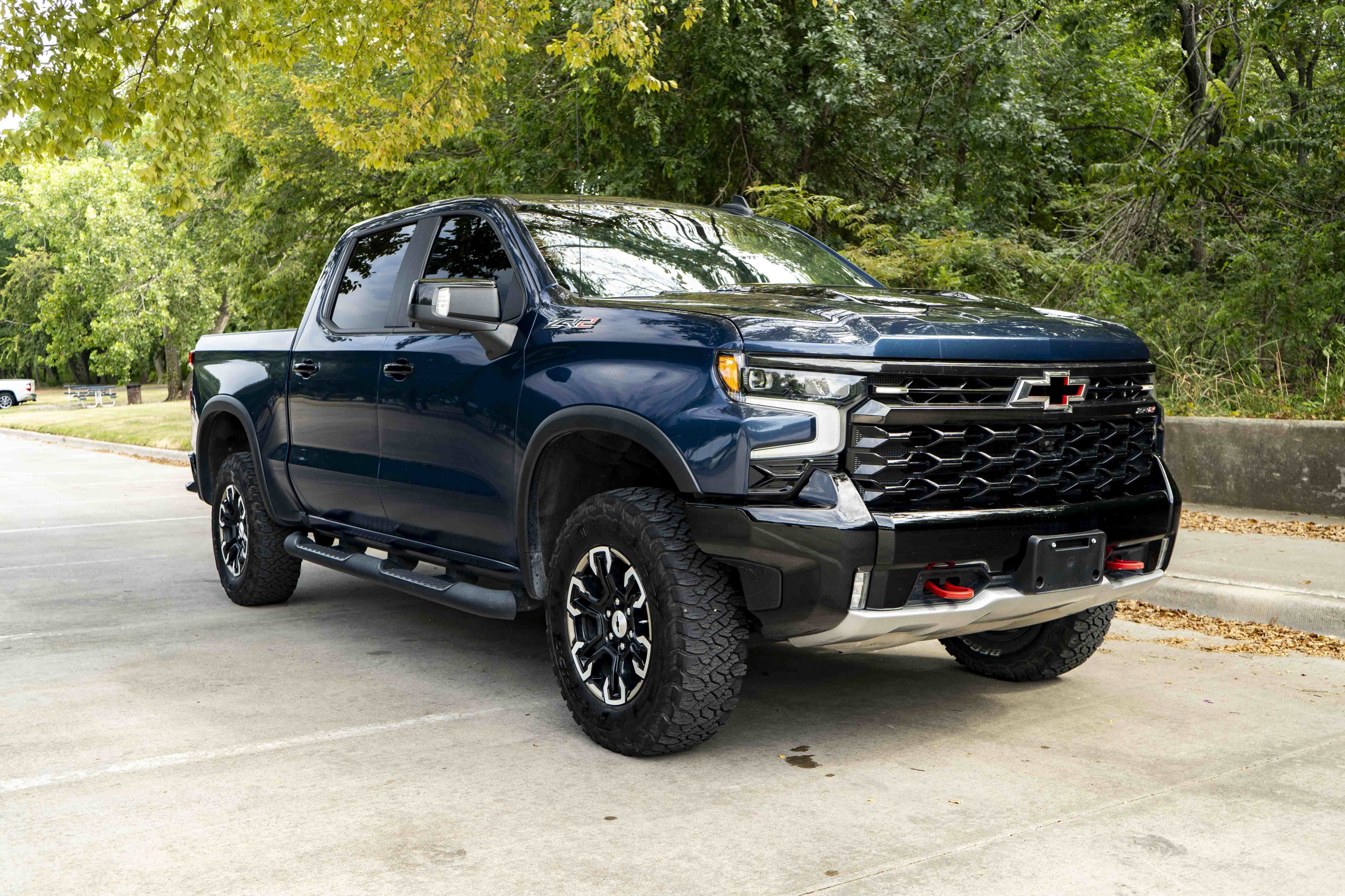 Used 2022 Chevrolet Silverado 1500 ZR2 w/ Technology Package AWD/4WD image 2