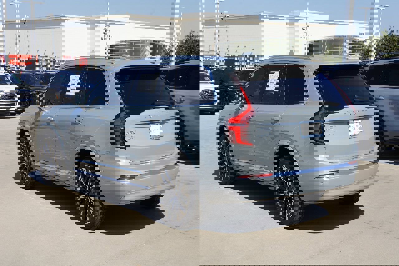 New 2025 Volvo XC90 T8 Plus w/ Protection Package Premier image 5