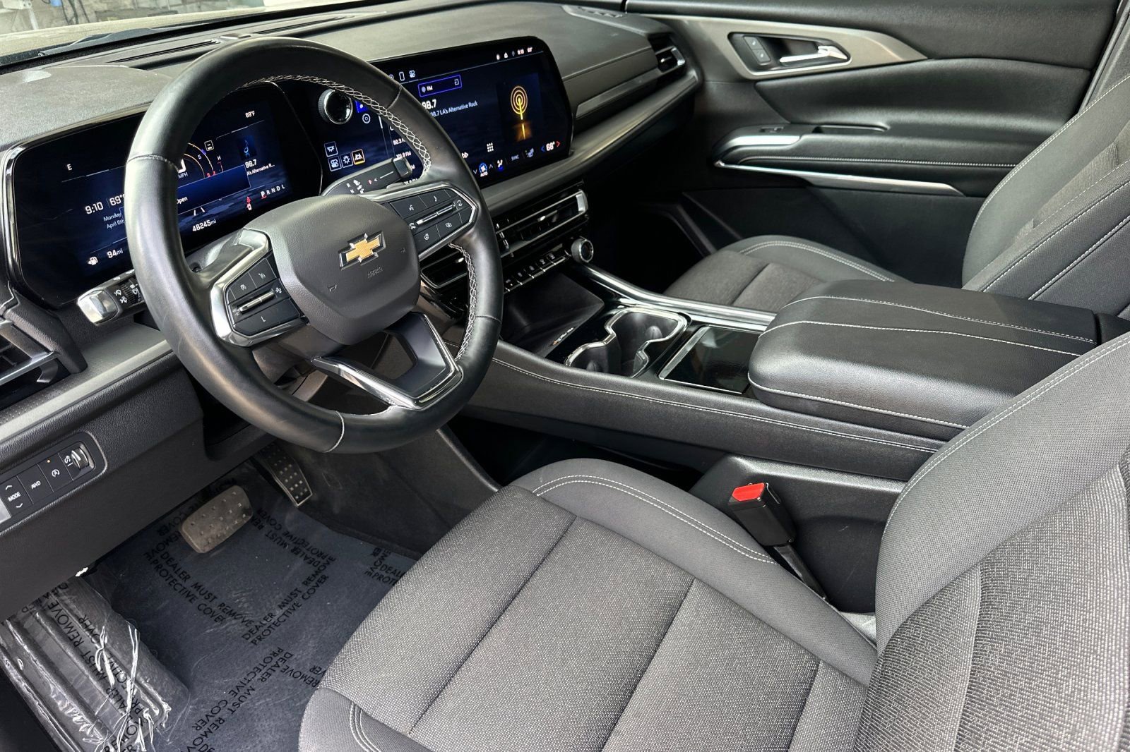 Used 2024 Chevrolet Traverse LT image 10