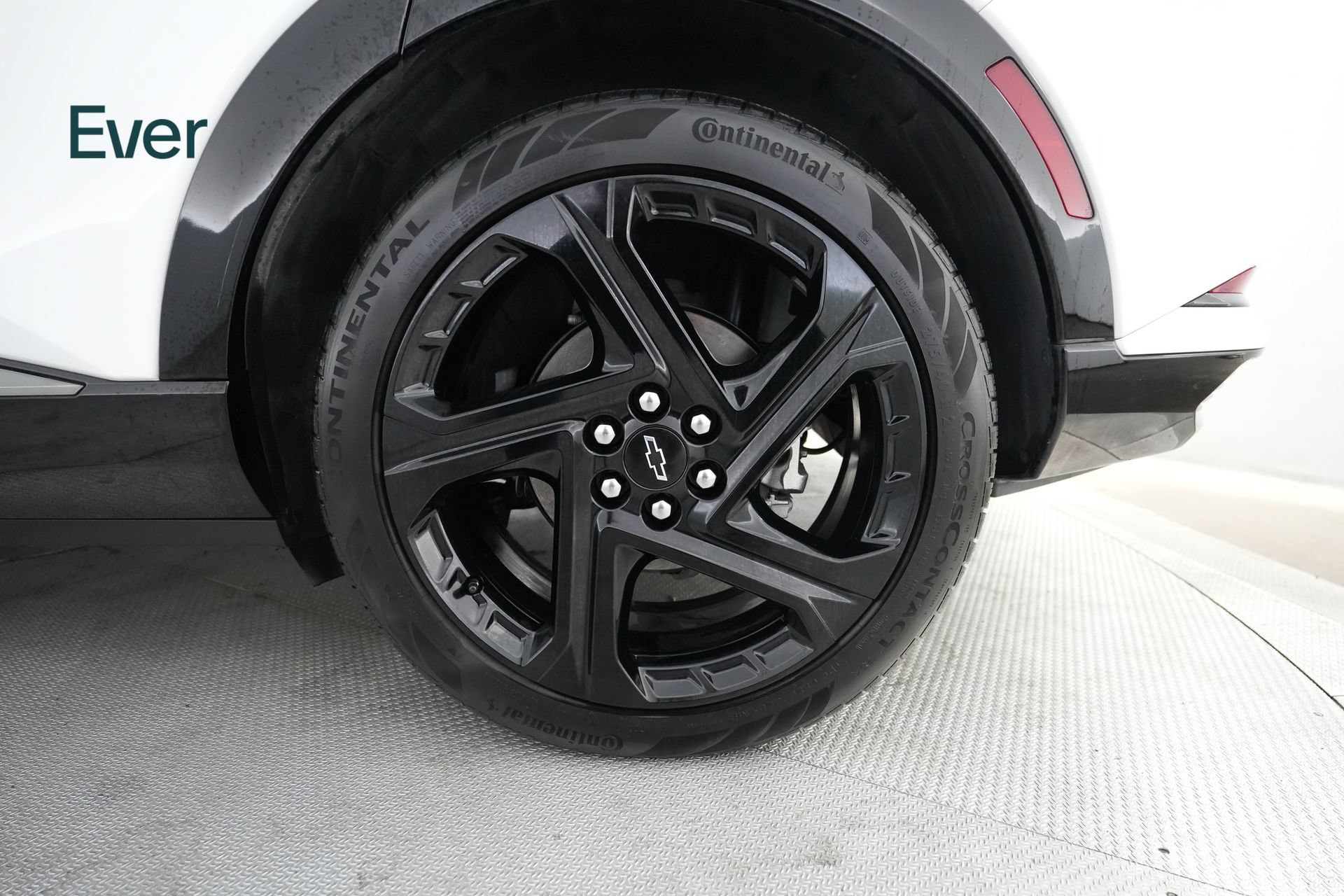 Used 2024 Chevrolet Equinox EV RS FWD image 9