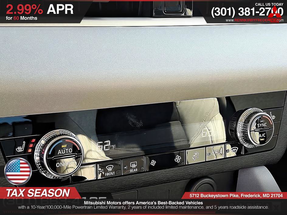 Used 2025 Mitsubishi Outlander SE image 11