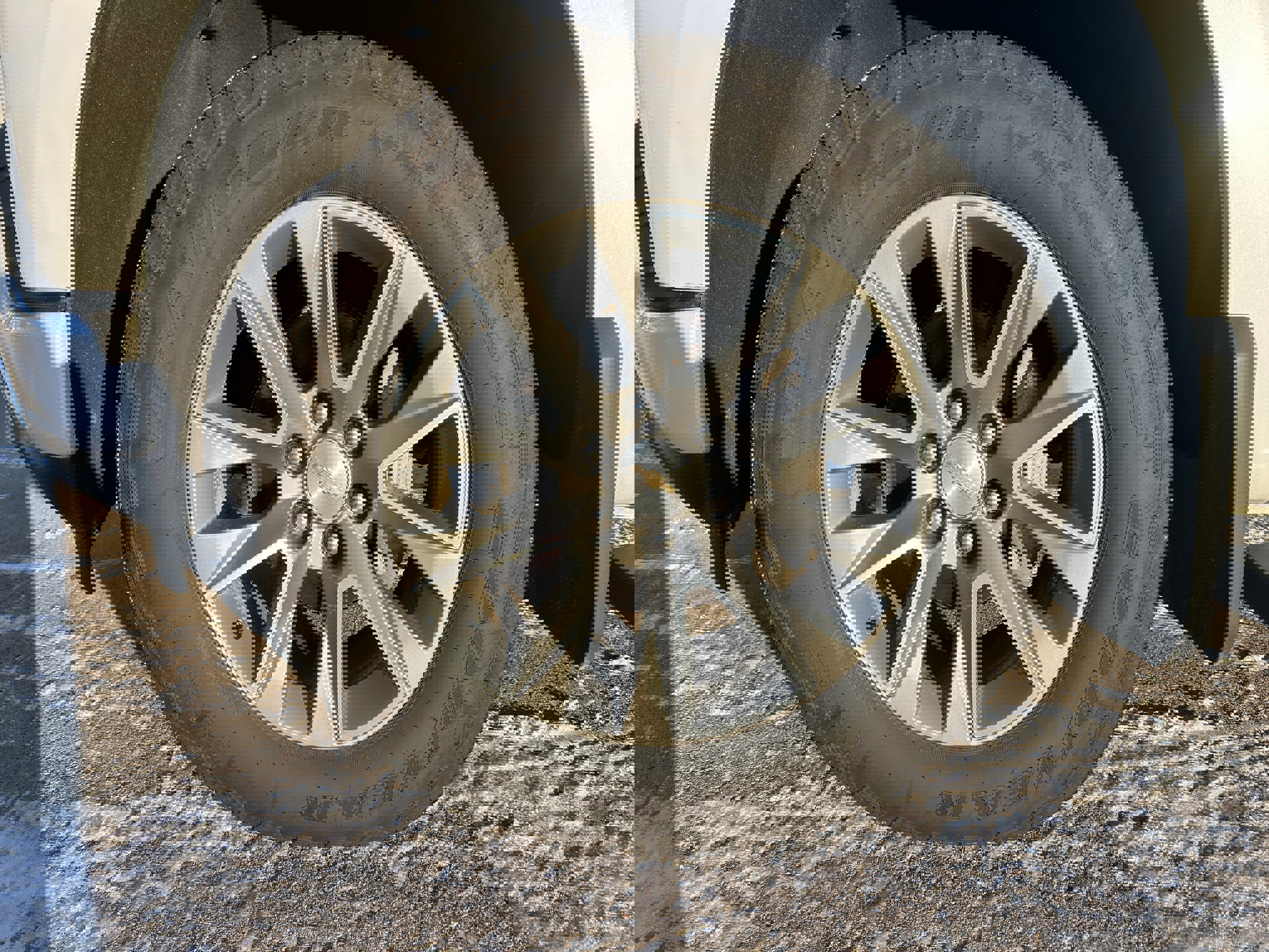 Used 2021 Chevrolet Silverado 1500 High Country w/ Z71 Off-Road Package image 10